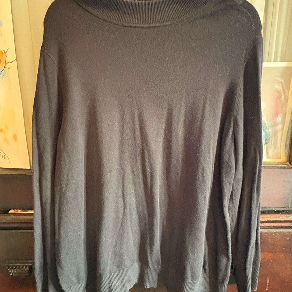 Roz & Ali Black Crewneck Sweater